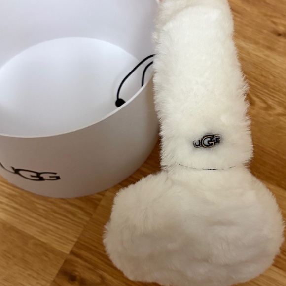 UGG Women’s White/Off White Faux Fur Ear Muffs - Picture 13 of 13
